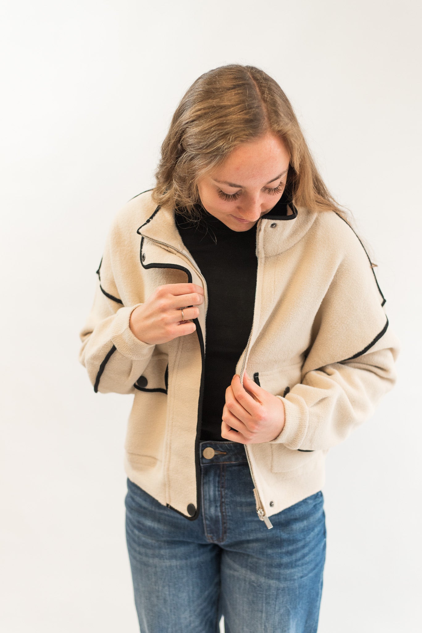 Super Soft Pluffy Jacket with Contrast Piping